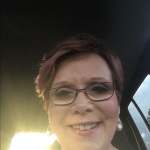 Meet your Posher, Pam